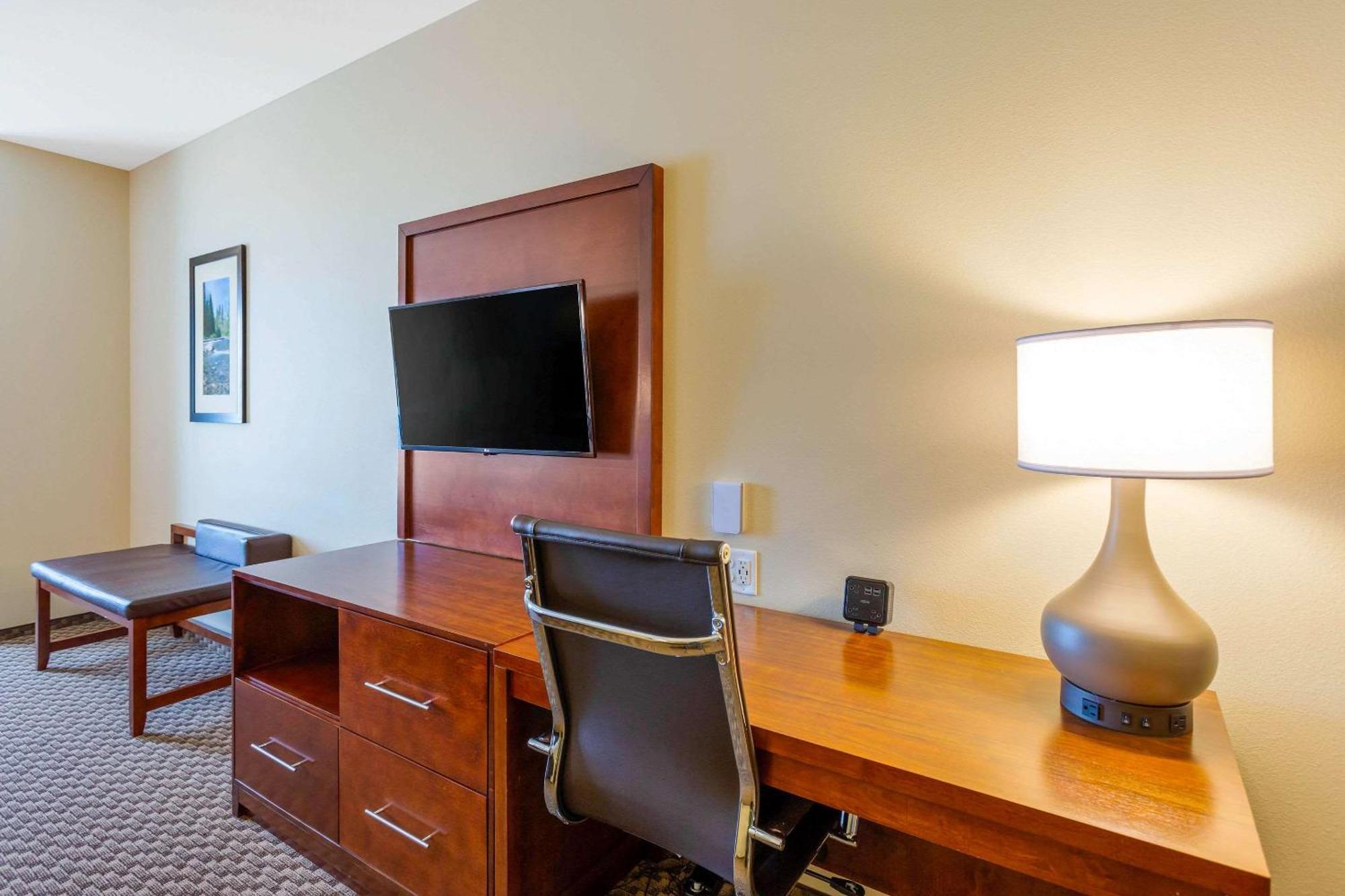 Comfort Suites Burlington Near I-5 Exteriör bild