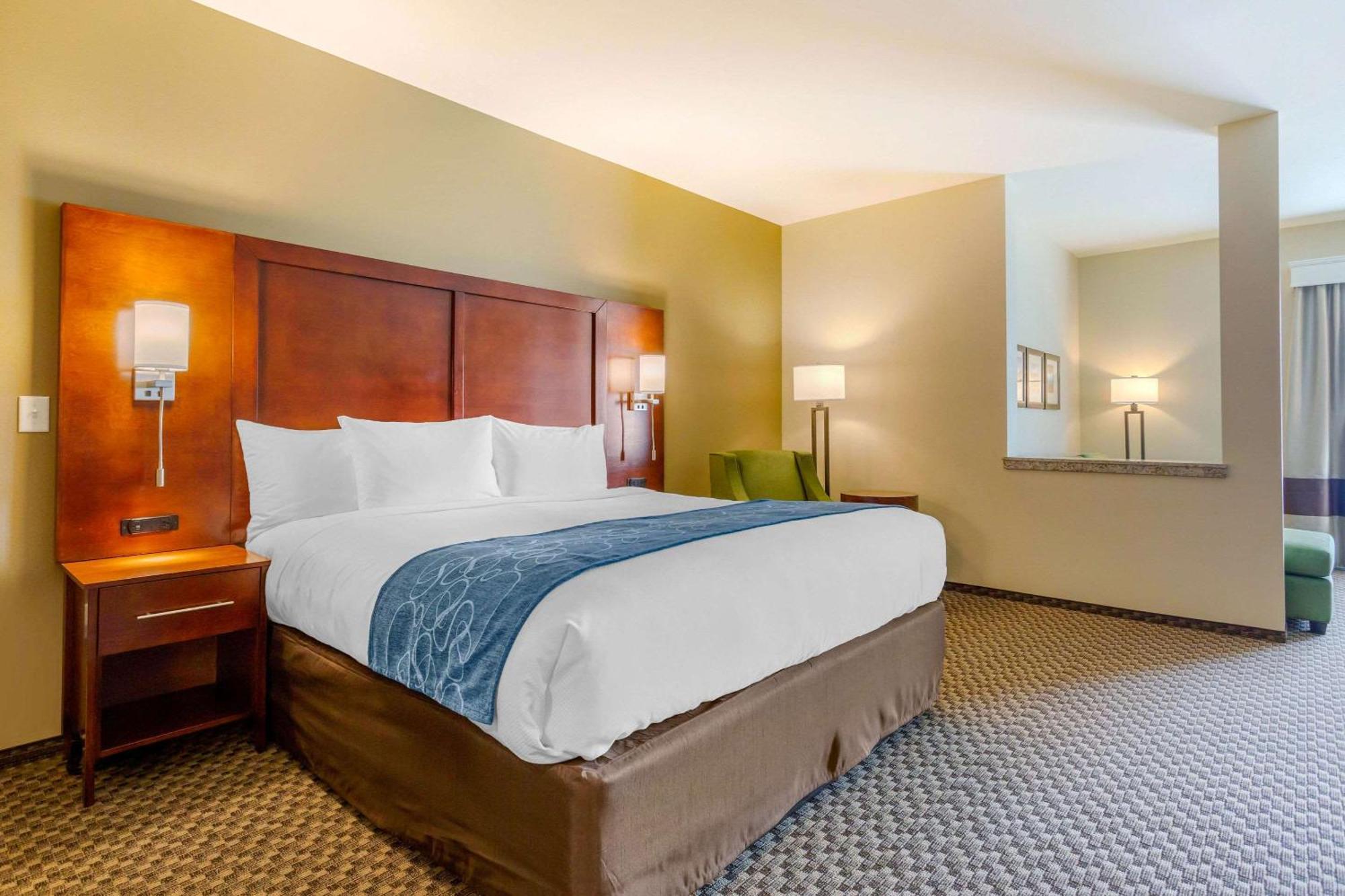Comfort Suites Burlington Near I-5 Exteriör bild