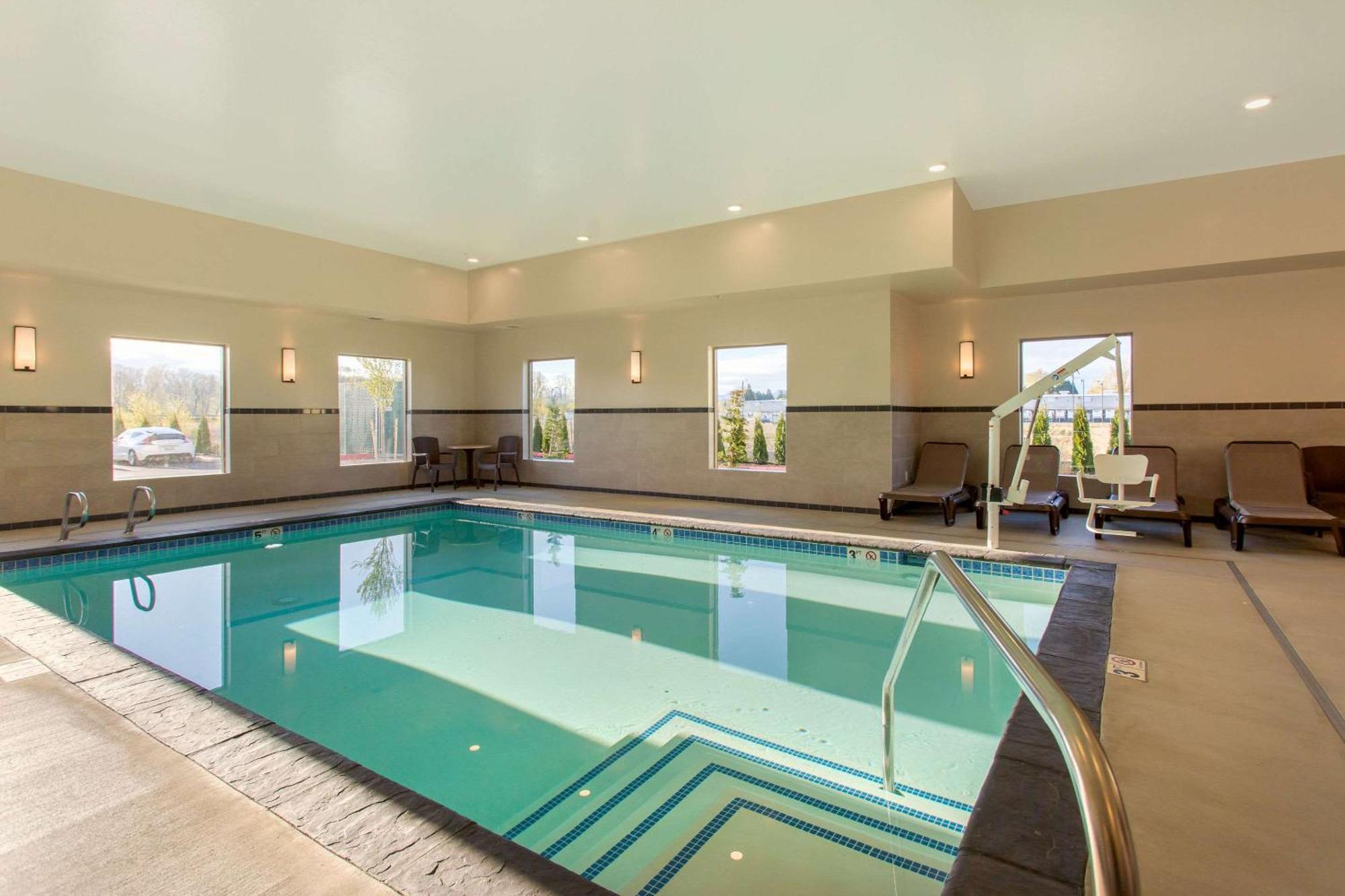 Comfort Suites Burlington Near I-5 Exteriör bild
