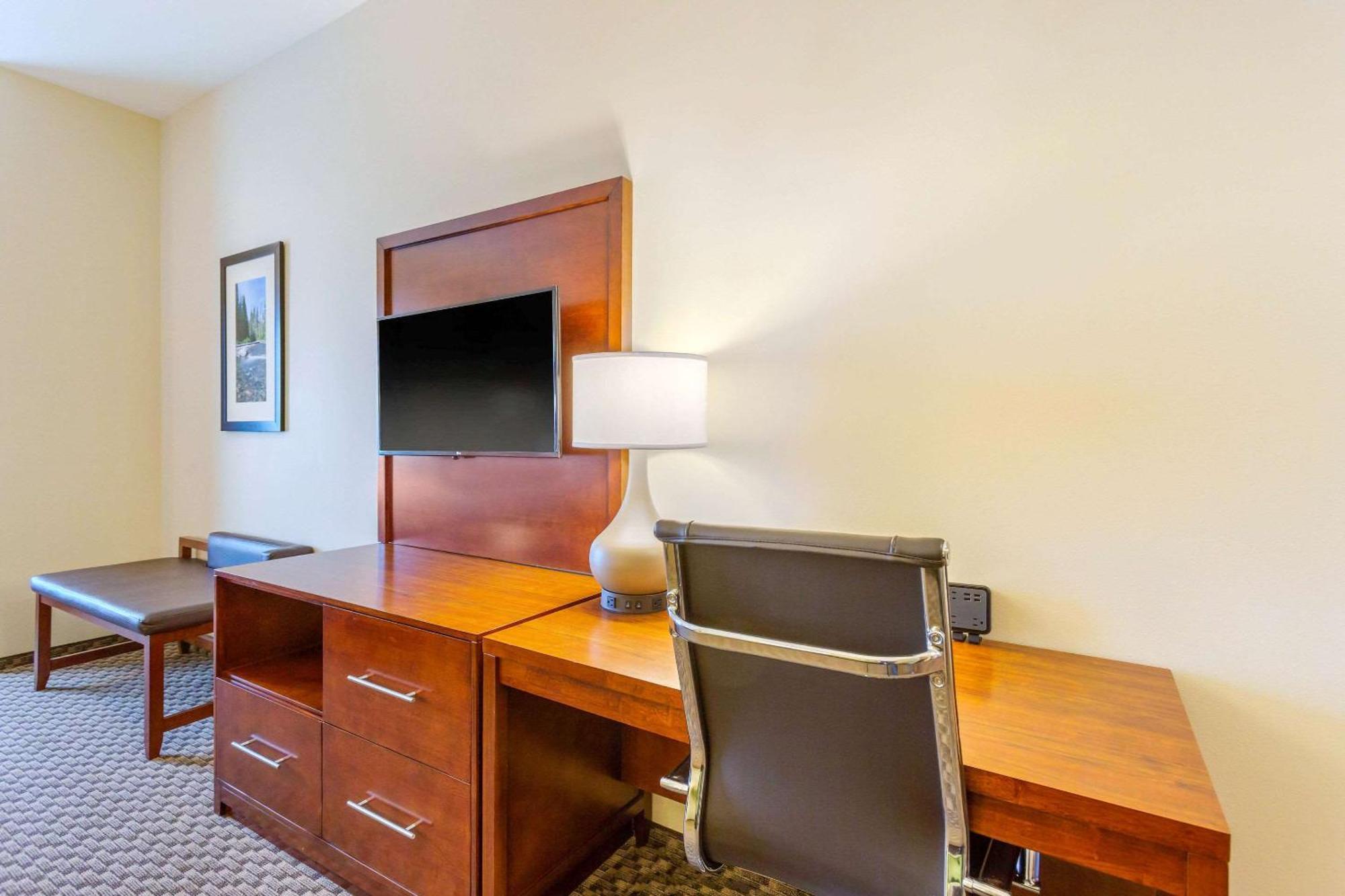 Comfort Suites Burlington Near I-5 Exteriör bild